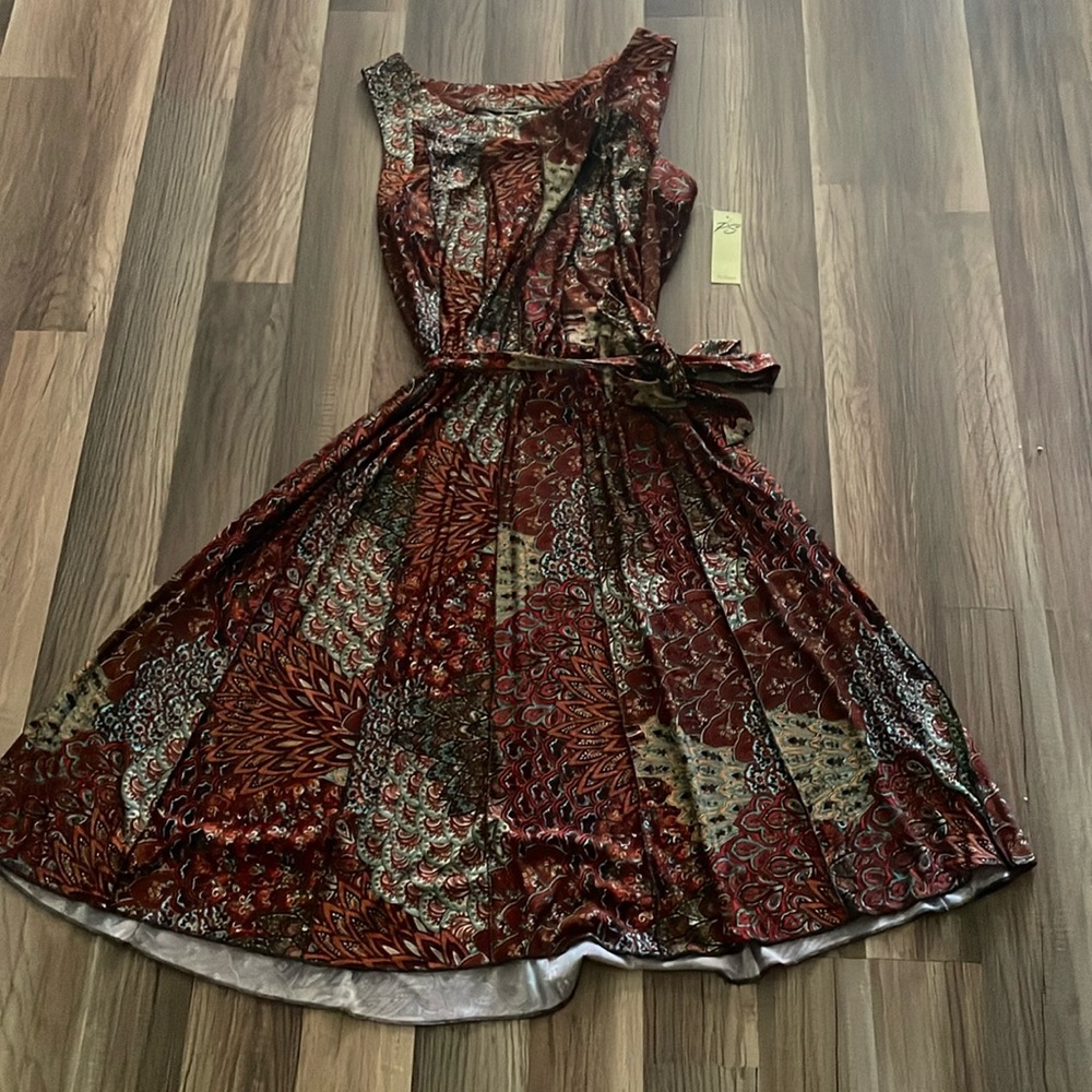 NWT PerSeption dress that ties around waist.